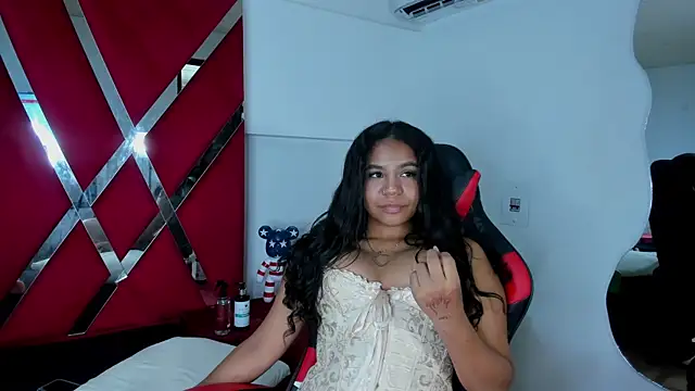 Helenaht online show from April 2026 12:41:02 PM