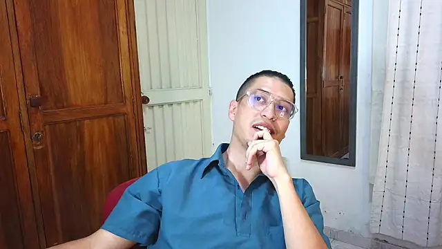 Snapshot of Eriick___E chatting on May 2026 12:49:02 AM Eriick E online show from May 2026 12:49:02 AM
