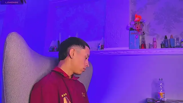 MaicolSmiith  online show from April 2026 09:12:01 PM