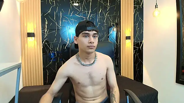 Kitsune 44 online show from April 2026 07:47:02 PM