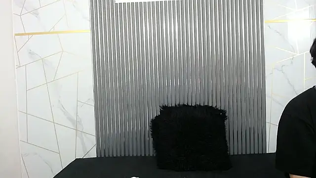 Kitsune 44 online show from April 2026 07:07:01 PM