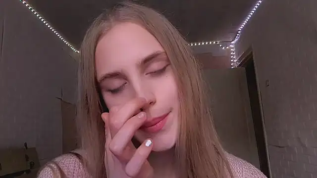 EveCoutch online show from April 2026 11:40:02 AM