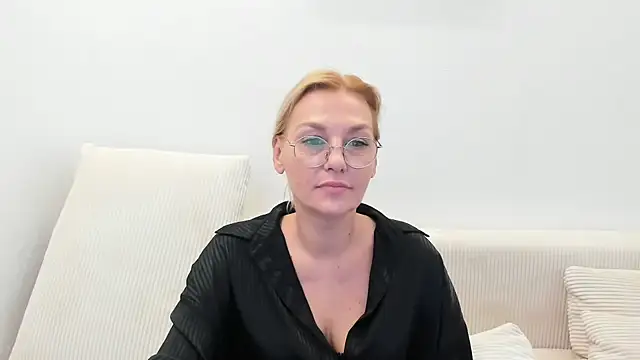 OeigesMik online show from April 2026 11:51:02 AM