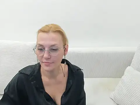 OeigesMik online show from April 2026 10:53:01 AM