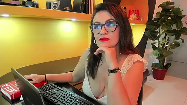 BiancaRoyalle online show from April 2026 09:15:01 PM