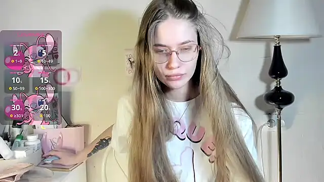 chloesweetbby online show from April 2026 05:11:01 PM