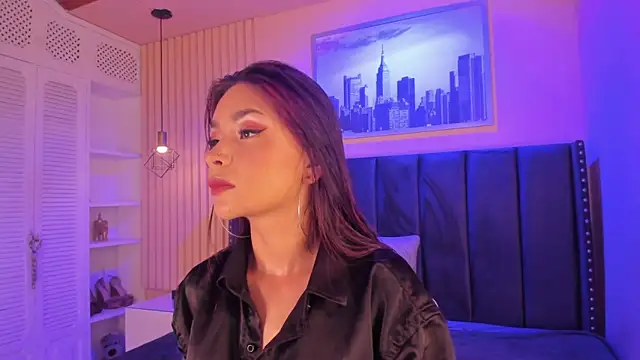 izumi mei online show from April 2026 12:01:01 PM