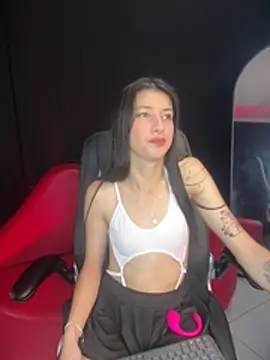 jazminswee online show from April 2026 07:36:01 PM