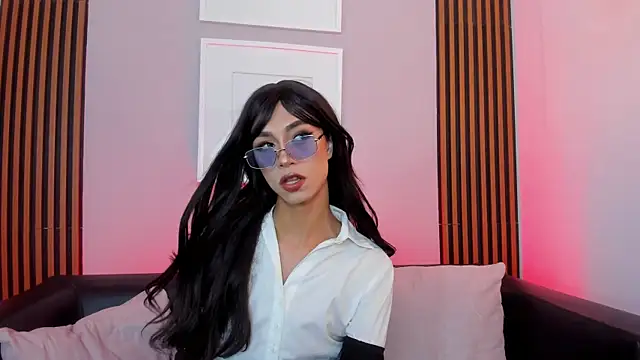 Miss sunshinee online show from April 2026 04:01:01 AM