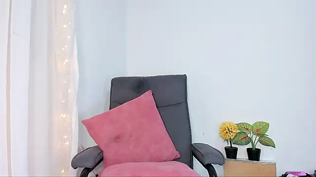Snapshot of Debora_Rayssa chatting on May 2026 11:22:01 PM Debora Rayssa online show from May 2026 11:22:01 PM