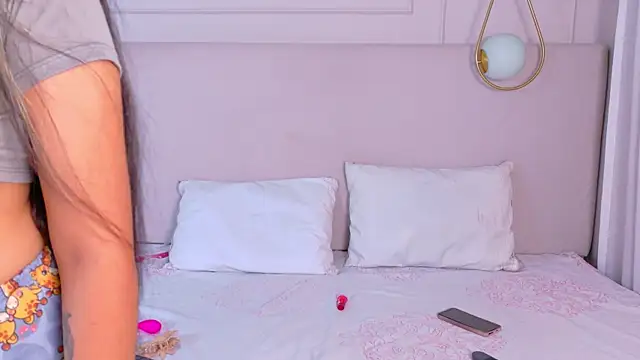 ThalianaRosse online show from April 2026 03:23:02 AM