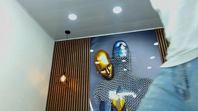 LuckyBluex online show from April 2026 07:28:02 PM