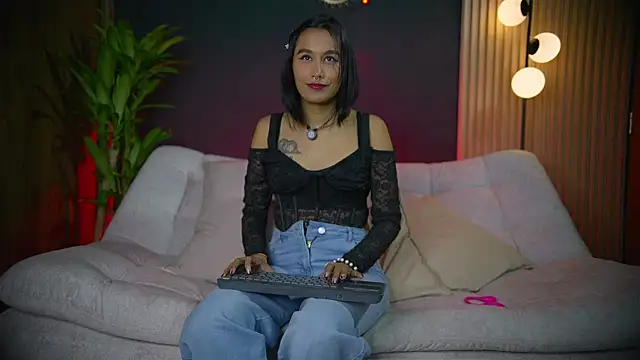 charlottehershel02 online show from April 2026 01:58:02 AM