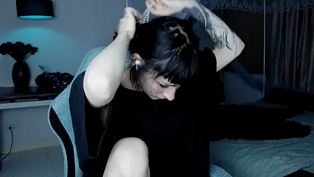 H3xD0ll online show from May 2026 04:24:02 PM