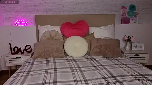 Melissa me0w online show from April 2026 09:30:01 PM