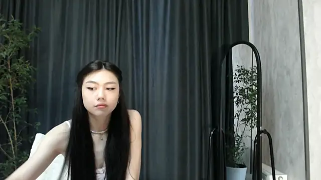 SecretTiny online show from April 2026 12:32:02 PM