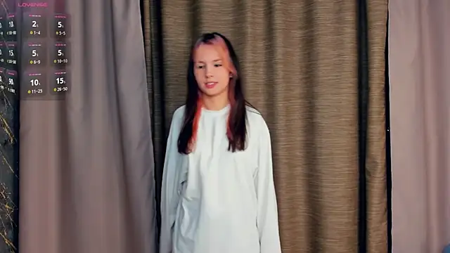 EnolaNewand online show from April 2026 09:39:33 PM