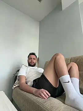 Arin21201 online show from April 2026 12:54:01 PM