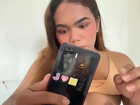 yourhotwild bella online show from April 2026 01:22:02 AM