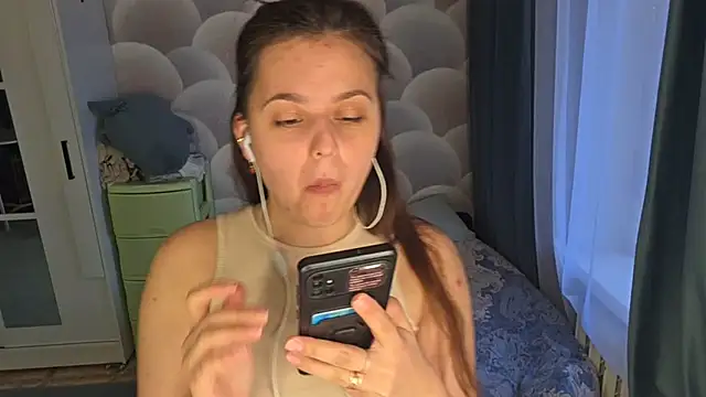 AnnaSpirit online show from April 2026 03:59:01 PM