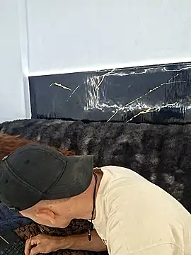 MeridaHilton online show from April 2026 03:05:01 PM