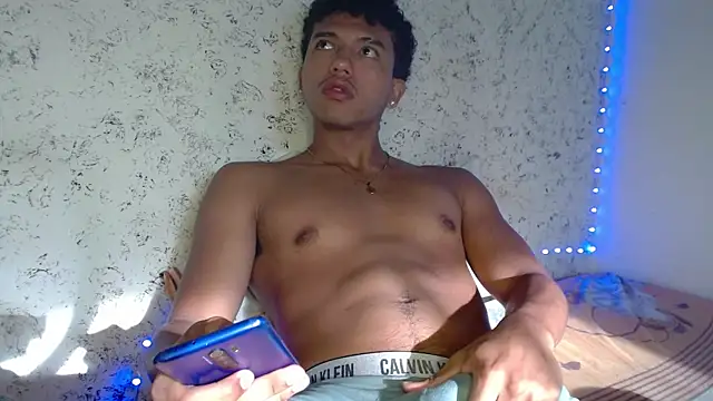 tonydesire  online show from April 2026 09:59:02 PM