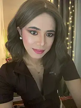Snapshot of _Flirtyprincess_ chatting on June 2026 11:03:01 PM Flirtyprincess online show from June 2026 11:03:01 PM