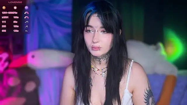 CallmeDistress online show from April 2026 07:00:01 AM