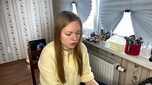 LolaZola online show from April 2026 11:08:01 AM