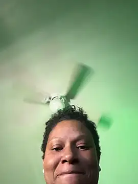 Sweetie8582 online show from April 2026 10:44:02 PM