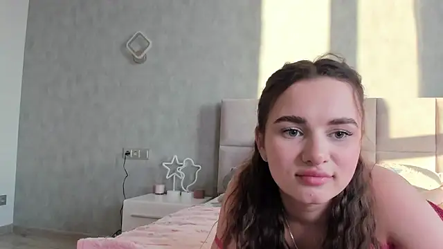 AlinaLuxxx online show from April 2026 03:53:01 PM