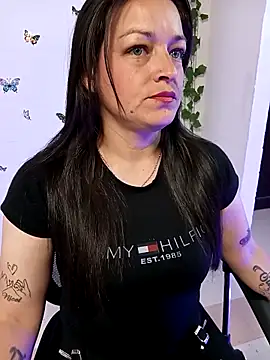 Isa bluee online show from April 2026 11:43:02 PM