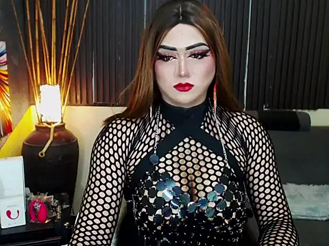 Snapshot of HugexMsLovelyxCock chatting on May 2026 08:05:01 PM HugexMsLovelyxCock online show from May 2026 08:05:01 PM