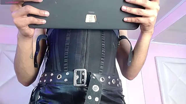 Snapshot of MistressNyx_ chatting on July 2026 01:42:01 PM MistressNyx online show from July 2026 01:42:01 PM