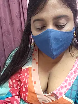 Tami-sonia online show from April 2026 01:44:01 PM