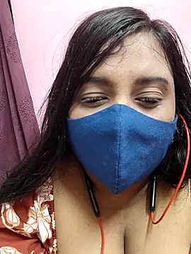 Tami-sonia online show from April 2026 06:54:02 PM