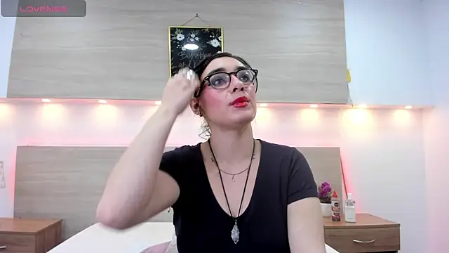 Ellaa honey online show from April 2026 07:58:02 PM