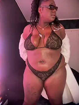 VERALONGG online show from April 2026 12:13:01 PM