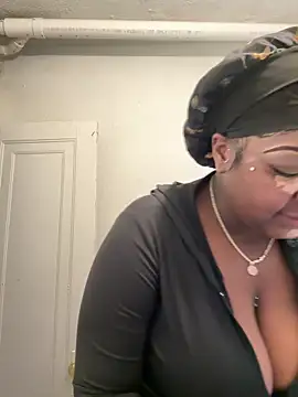 VERALONGG online show from April 2026 11:19:02 PM