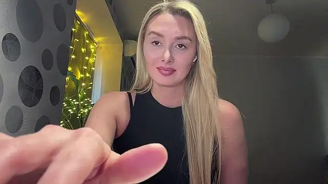 Annycute666 online show from April 2026 03:20:02 PM