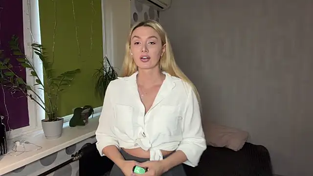 Annycute666 online show from April 2026 04:12:02 PM