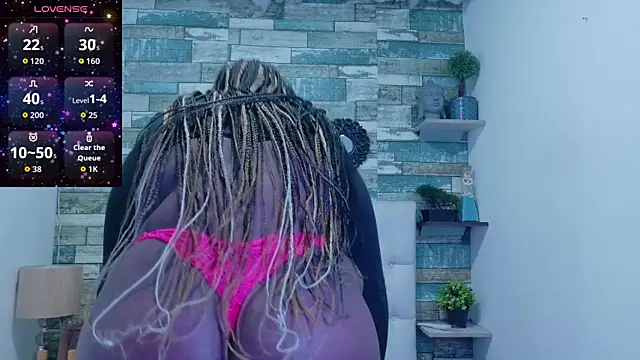 Skylernaomi online show from April 2026 01:14:01 PM