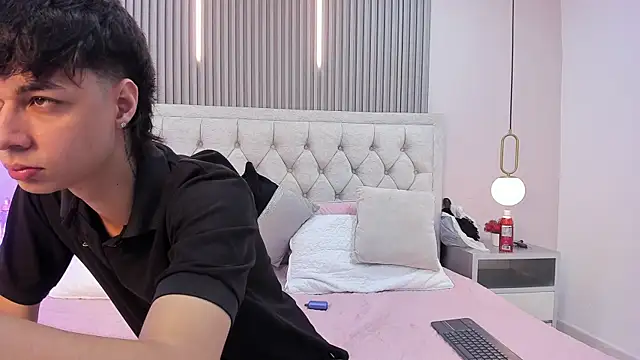 andy may18 online show from April 2026 01:37:02 PM