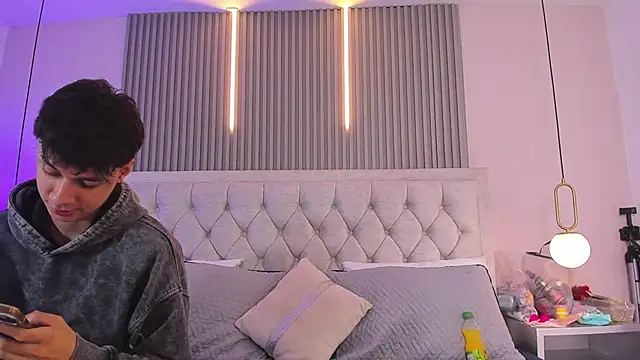 andy may18 online show from April 2026 01:25:02 PM