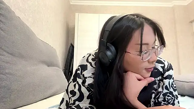 Feylinmay online show from April 2026 11:46:02 AM