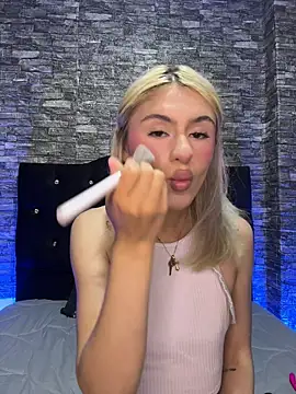 Lia fire online show from April 2026 10:01:02 PM