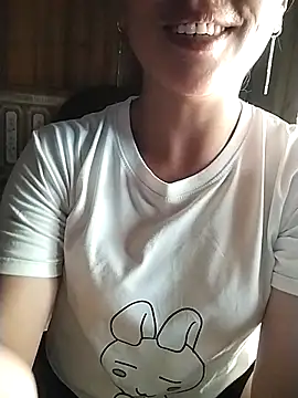 Lisa-aa online show from April 2026 06:19:01 AM