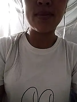 Lisa-aa online show from April 2026 10:34:02 PM