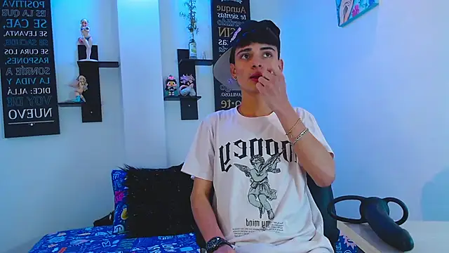 milo hot  online show from April 2026 07:58:02 PM