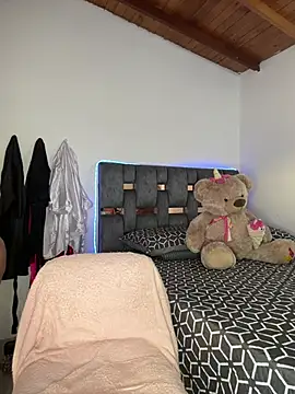 Danna 222  online show from April 2026 05:34:01 PM